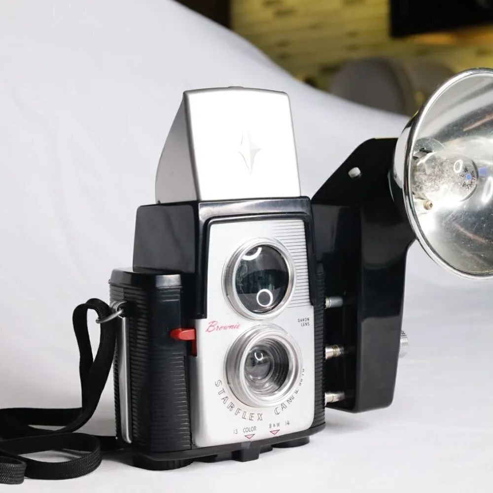 Kodak Brownie Starflex Full Kit: Original Box + Flash + Bulbs + User Manual